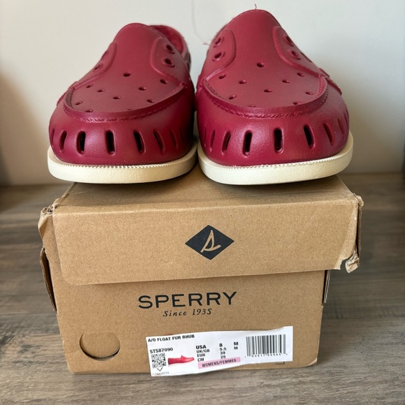 Sperry float fur boat shoes in rhubarb Size 8 New in Box - Picture 2 of 12